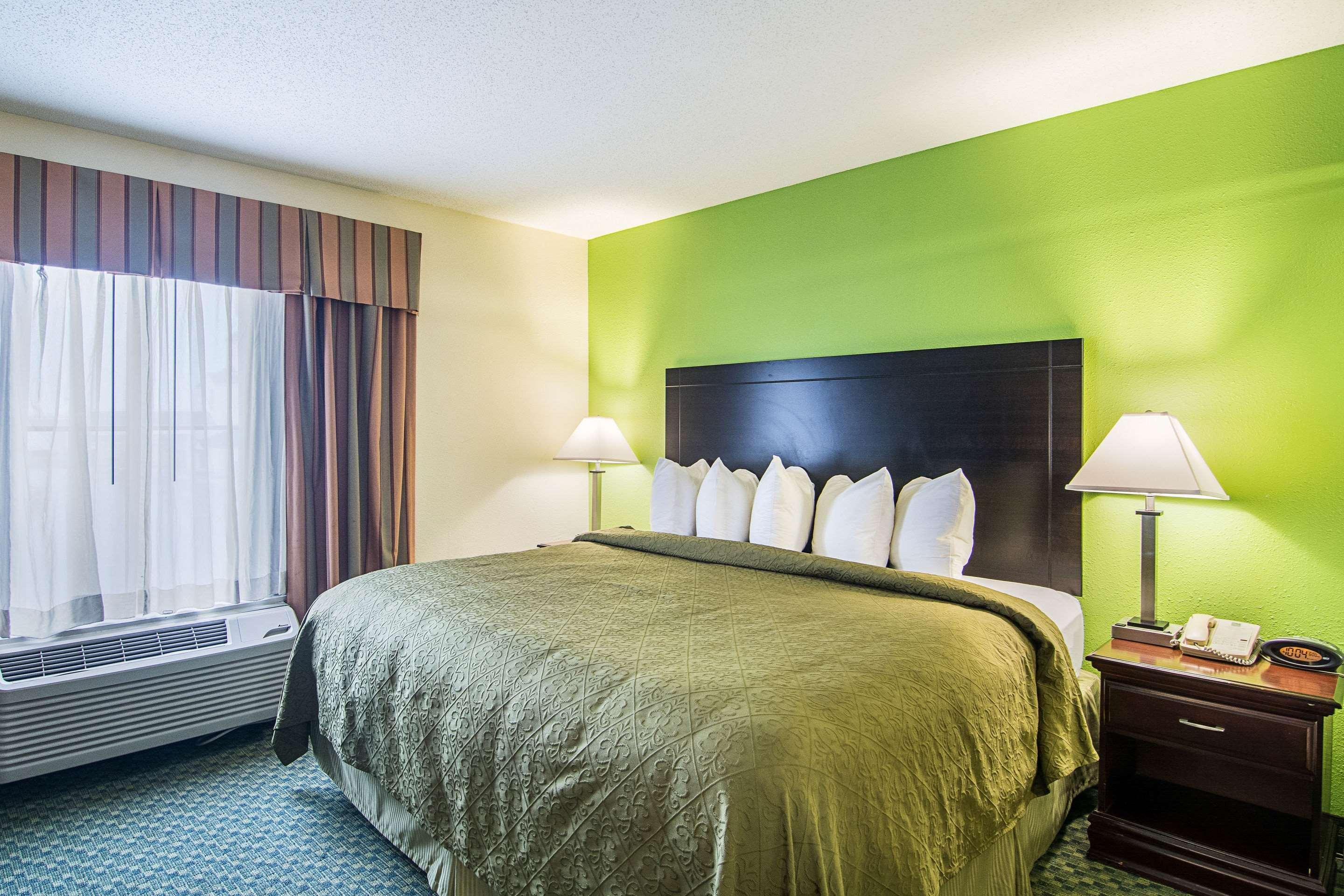 Quality Inn & Suites Near I-80 And I-294 Harvey Εξωτερικό φωτογραφία