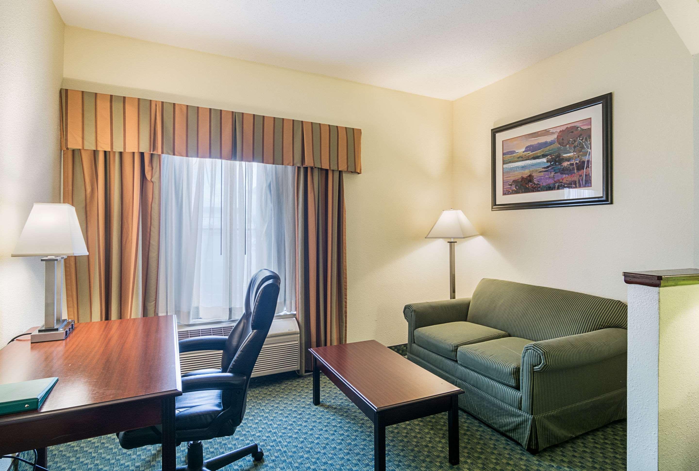 Quality Inn & Suites Near I-80 And I-294 Harvey Εξωτερικό φωτογραφία