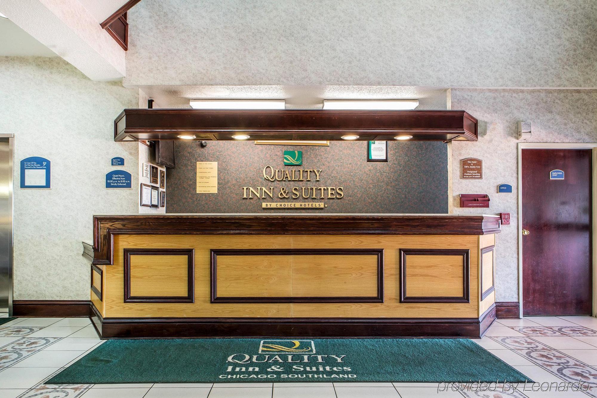 Quality Inn & Suites Near I-80 And I-294 Harvey Εξωτερικό φωτογραφία