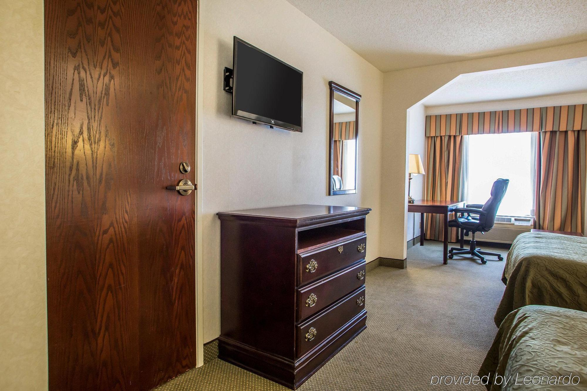 Quality Inn & Suites Near I-80 And I-294 Harvey Εξωτερικό φωτογραφία
