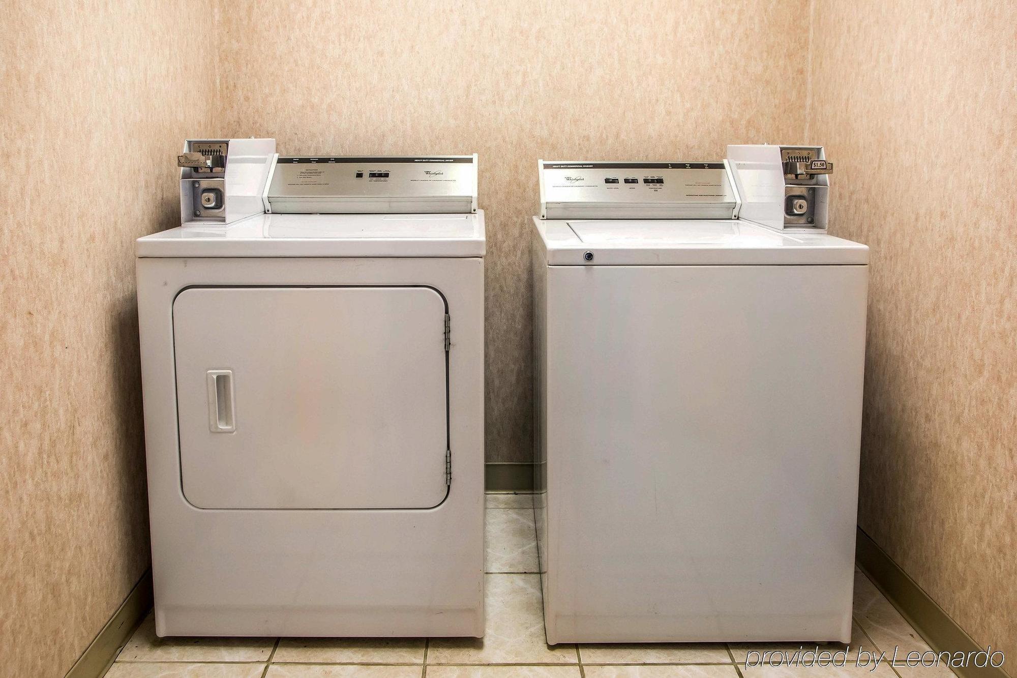 Quality Inn & Suites Near I-80 And I-294 Harvey Εξωτερικό φωτογραφία